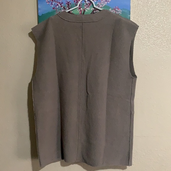 Zara Versatile Garment - Picture 4 of 6